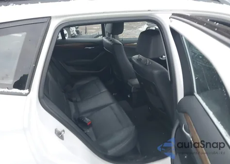 2015 BMW X1 xDrive28I z USA, uszkodzony, nr VIN WBAVL1C51FVY34670